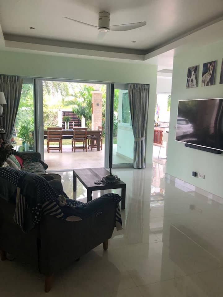 Beautiful 3br Private Pool Villa - Black Mountain - Hua Hin