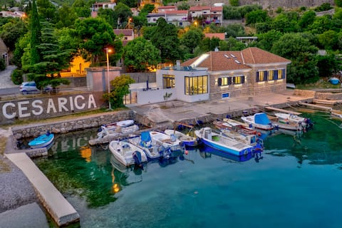 Beachfront Villa Cesarica