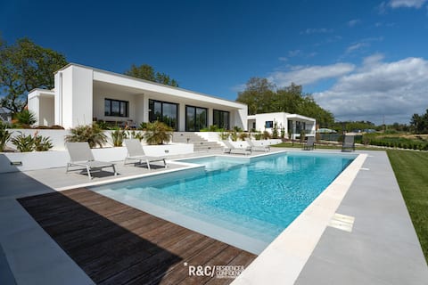 Villa Serenity - Between golf and the sea