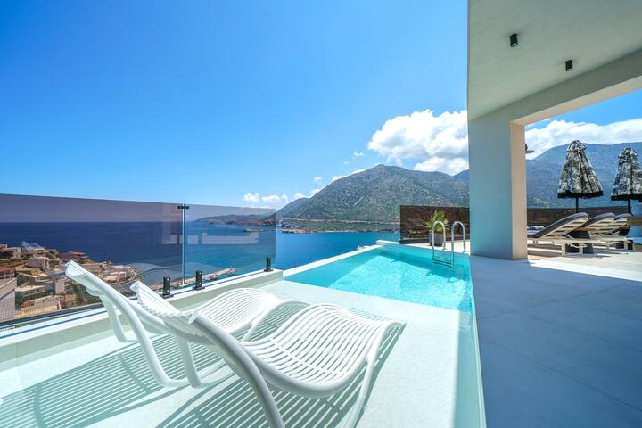 Sun Bliss Villa, wrapped in blue