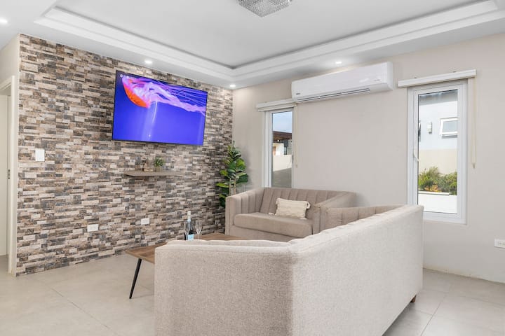 Brand New Modern 3br2ba W/privatepool~puttputt~bbq - Aruba