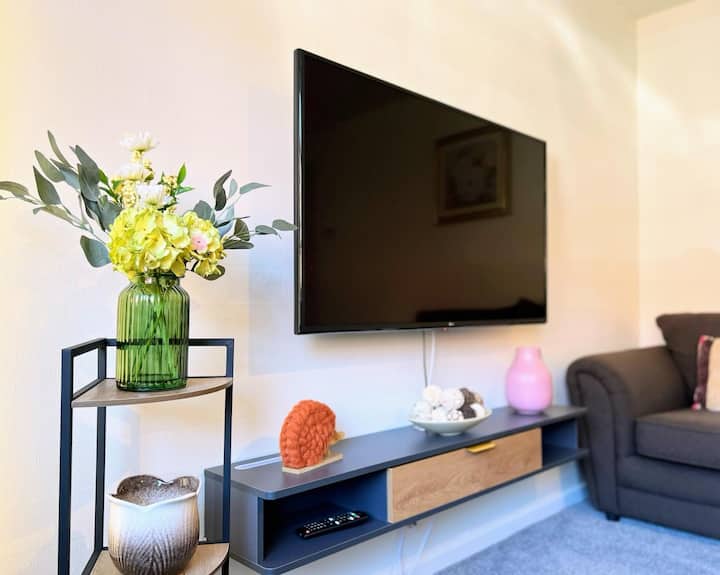 New 3br With 4 Beds | Near Lidl, Costco & Bus - Manchester