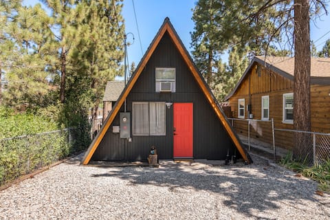 Top Airbnb: NEW! Vintage Travel Themed Romantic A-Frame-SpaDog in Big Bear City