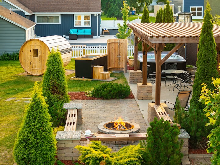 Arcadia Bluffs 1.5mi | Hot Tub Sauna - Bear Lake, MI
