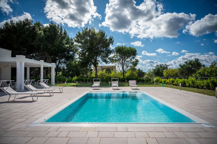 [Likehome Ponente]Villa con Piscina 6px – Taranto