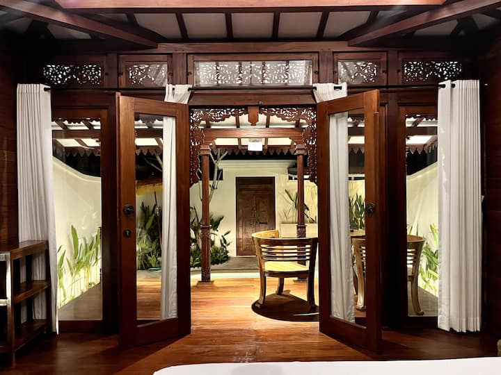 Handcrafted Mahogany Retreat With Private Pool - Ubud