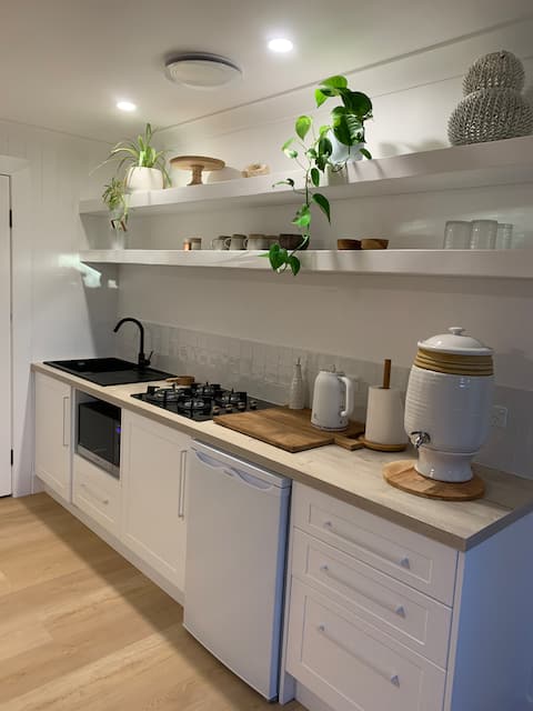 Popular Airbnb listing: Cho'pu Guest House in Bongaree