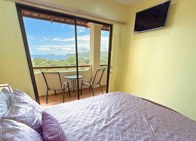 OCEAN VIEW COMFORTABLE CONDO BY THE OWNER, 6 POOLS