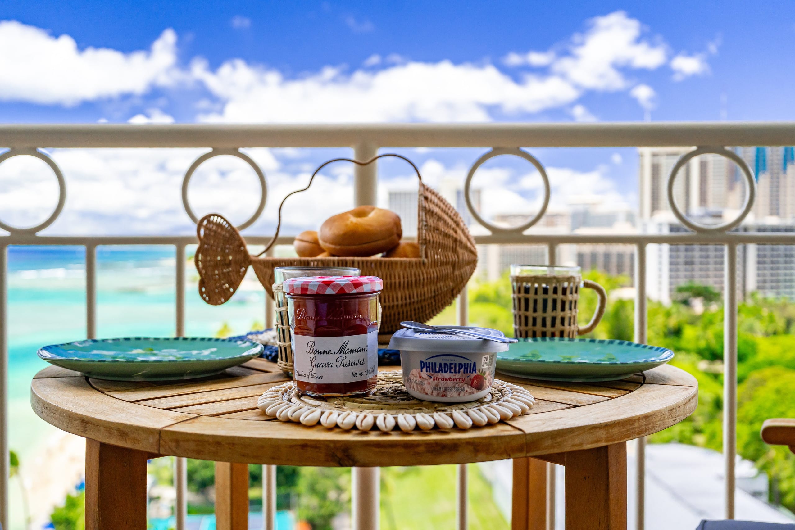 Condo in Honolulu · ★4.95 · Studio · 1 bed · 1 private bath - Image 26