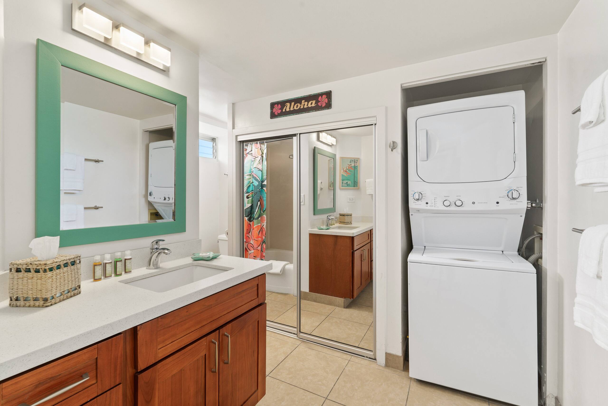 Condo in Honolulu · ★4.95 · Studio · 1 bed · 1 private bath - Image 28