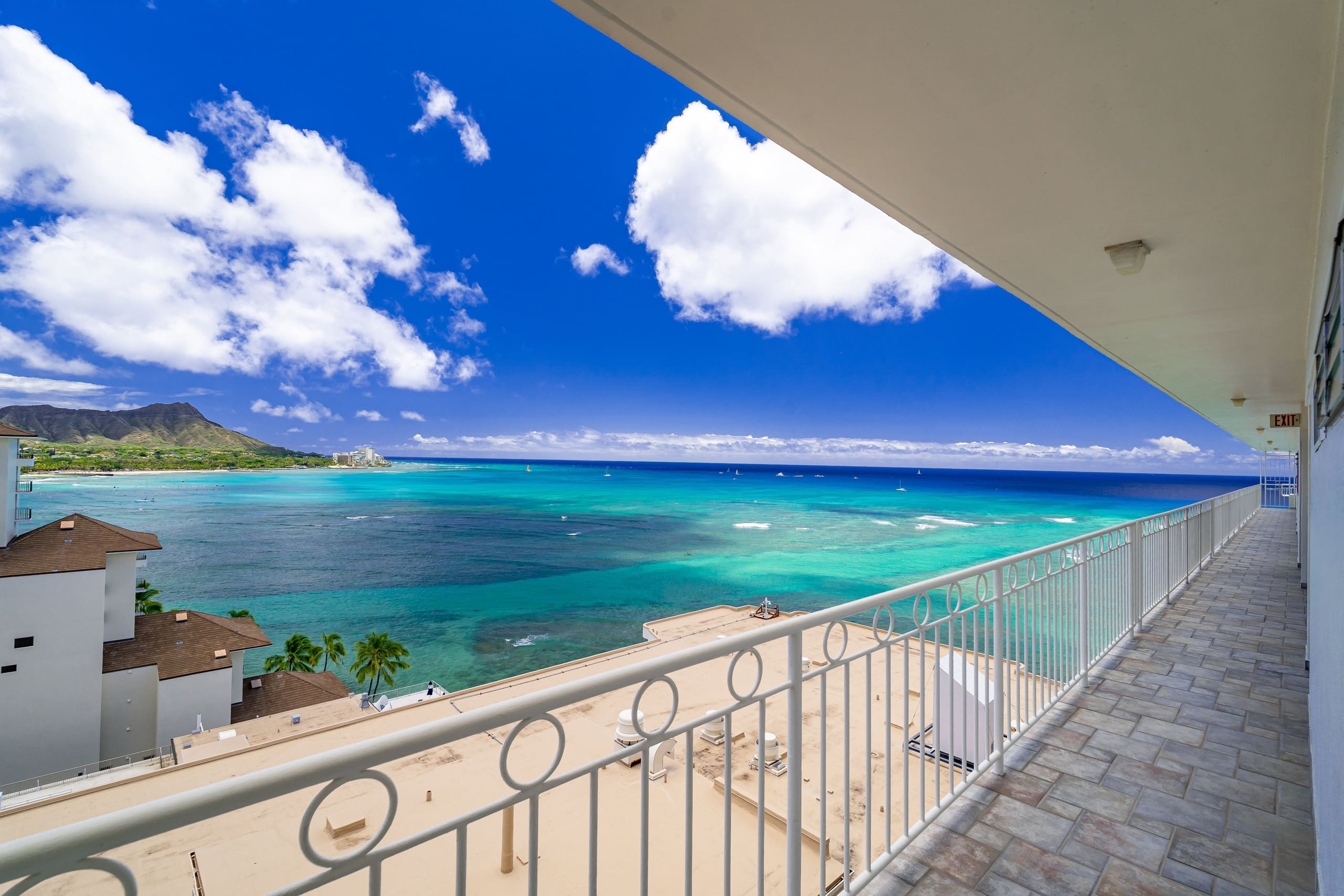 Condo in Honolulu · ★4.95 · Studio · 1 bed · 1 private bath - Image 12