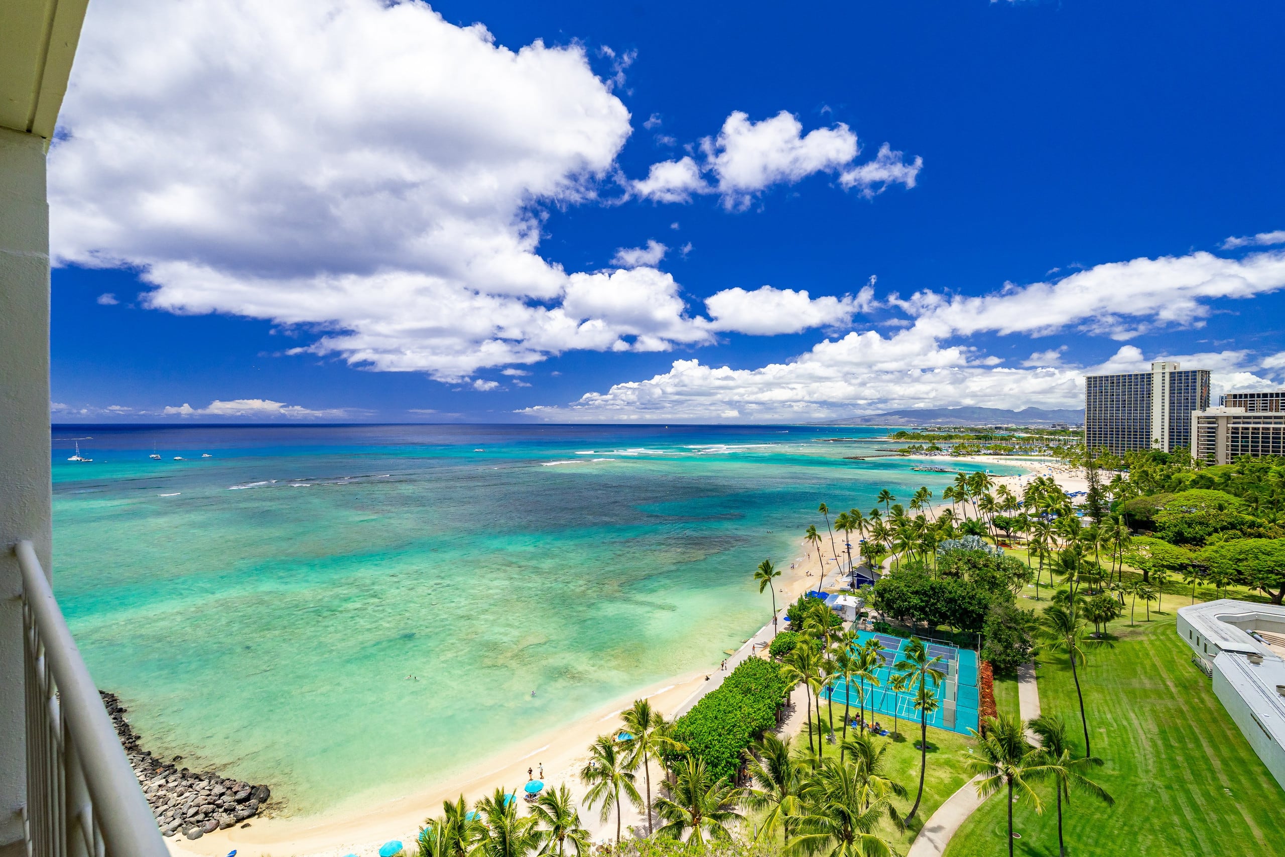 Condo in Honolulu · ★4.95 · Studio · 1 bed · 1 private bath - Image 24