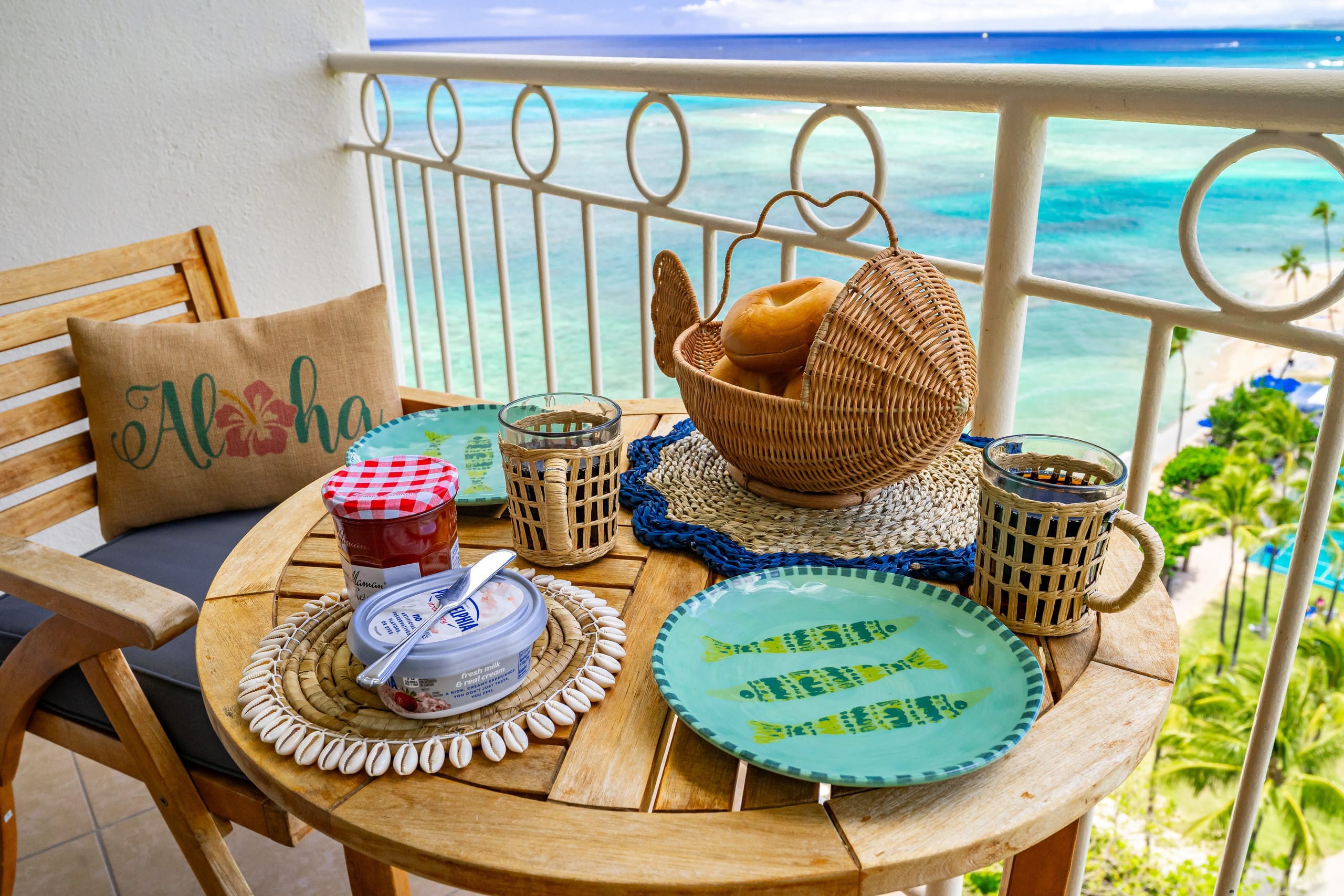 Condo in Honolulu · ★4.95 · Studio · 1 bed · 1 private bath - Image 25