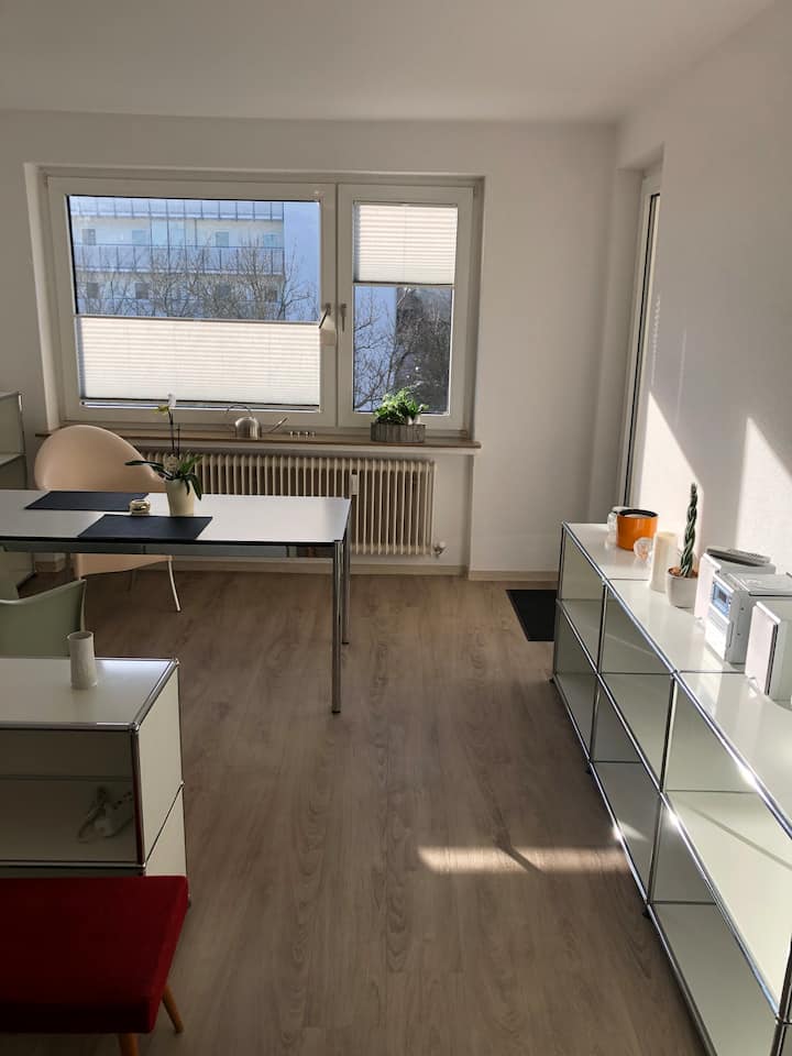 Sonnige 2-zi-wohnung Von Privat An Firmen - Bremen