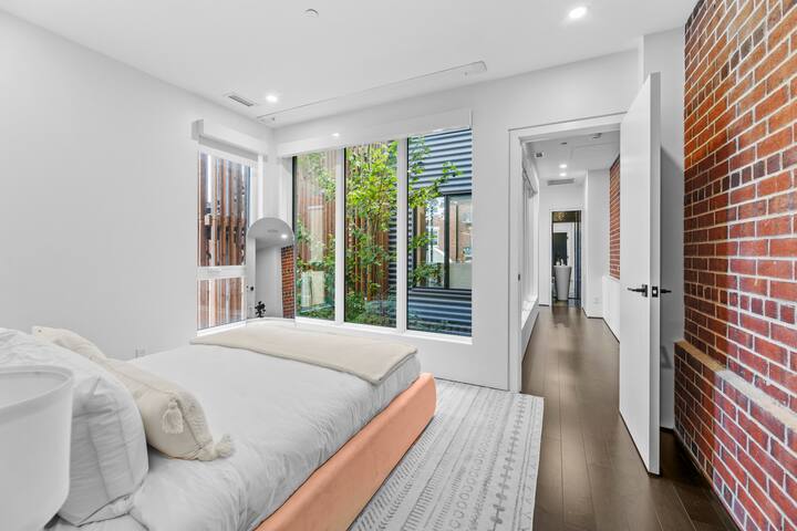 Exclusive Designer Penthouse w/ Private Rooftop gallery image 5