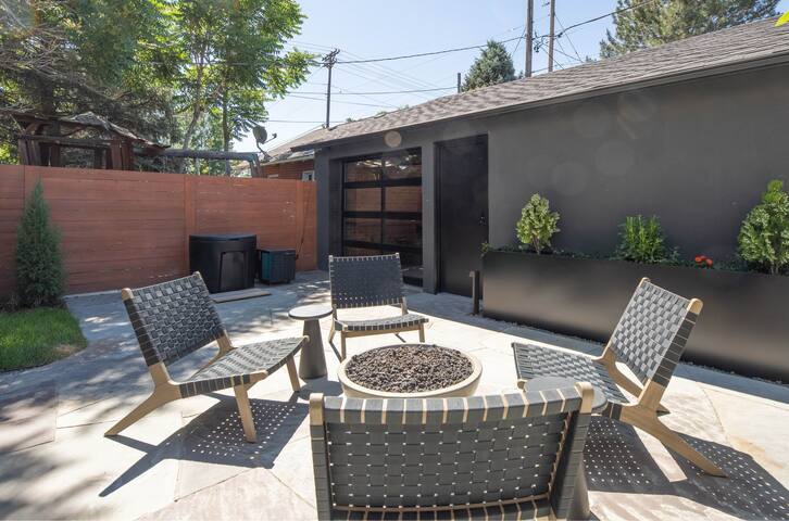 West Highland Modern Bungalow with Cold Plunge gallery image 3