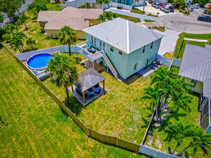 Home Walk To Beach, Pool, Bbq/bike,3br/3ba,slps 10 - Fort Pierce, FL