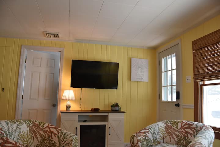 Boho Beach ~ Oceanside 2br Condo - Beach Haven, NJ