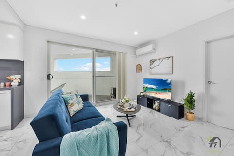 Two-bedroom, two-bathroom apartment with kitchen and parking in the heart of Bankstown