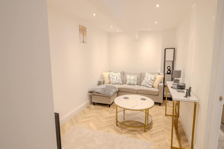 Stylish Rye Retreat With Hot Tub - Camber Sands