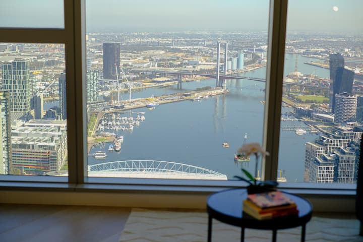 Bayview Escape In Cbd| Seaview+ Pool+ Gym - Melbourne