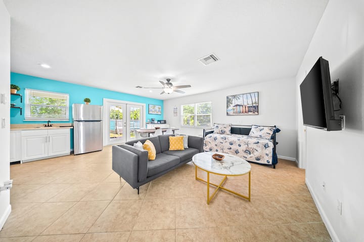 Walk To Beach W/pool Bbq Access 1br/1ba,sleeps 4 - Avalon State Park, Fort Pierce