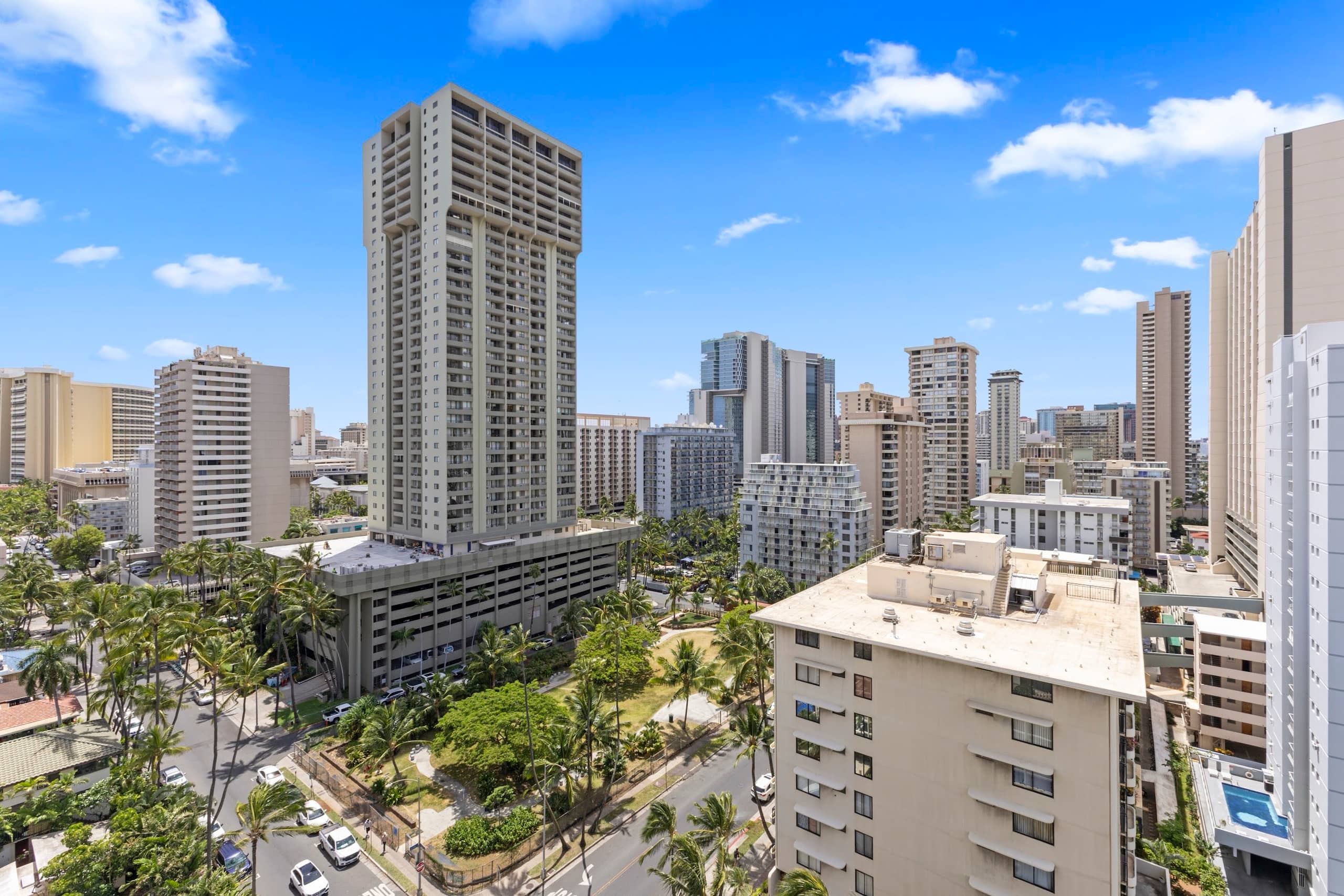 17F-Chic & Modern Studio w/2 Queens-Waikiki Beach~ - Image 25