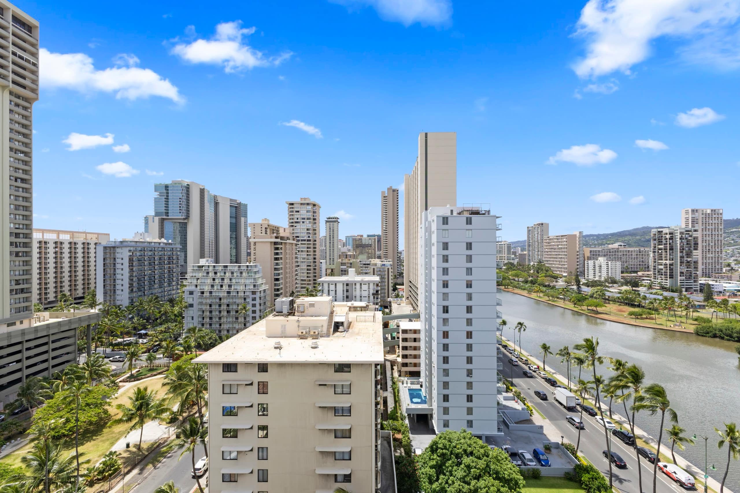 17F-Chic & Modern Studio w/2 Queens-Waikiki Beach~ - Image 24