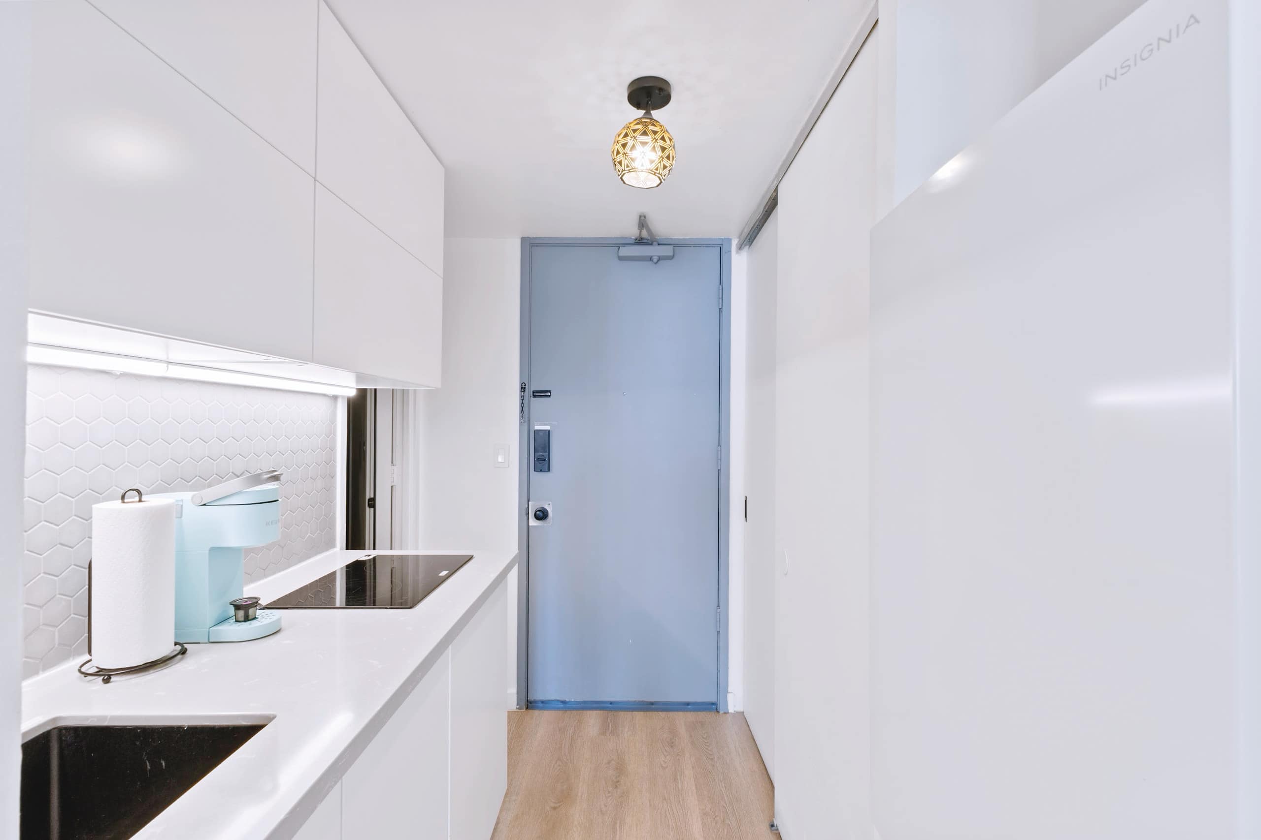 17F-Chic & Modern Studio w/2 Queens-Waikiki Beach~ - Image 11