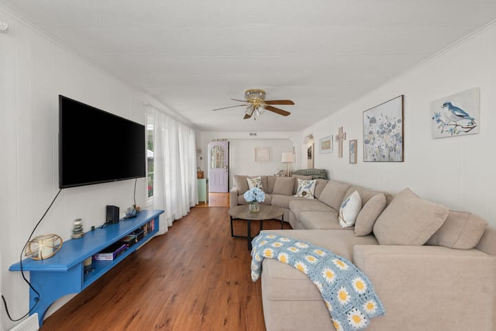 Lucky 7 Retro Luxe Retreat 2br/1ba Seabrook, Nh - South Hampton, NH