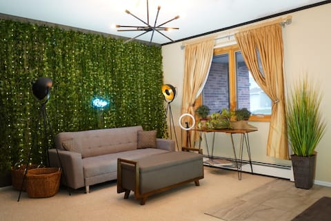 Popular Airbnb listing: Centennial Solar Haus - Disney+, HBO, NetflixHulu in Centennial