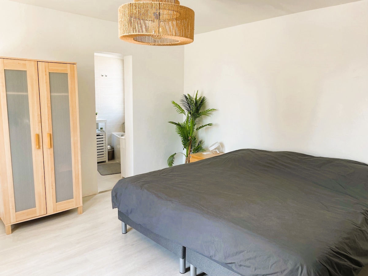 საძინებელი 1