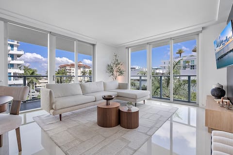 Stylish Bay Harbor 2BR 2BA Walk to Beach And Shops