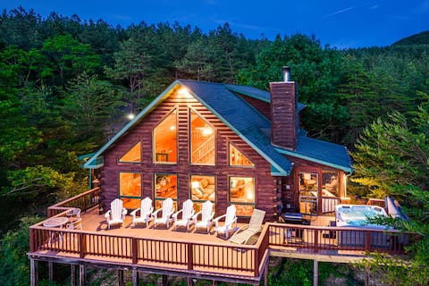 Mountain Cabin w/40 Acres, Hot Tub, FirePit & More