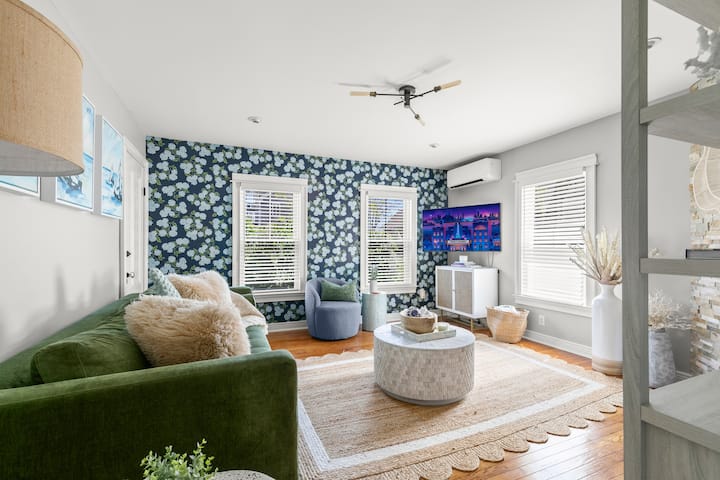 Bright And Modern Condo W/ Patio, Parking, Ac - Provincetown, MA