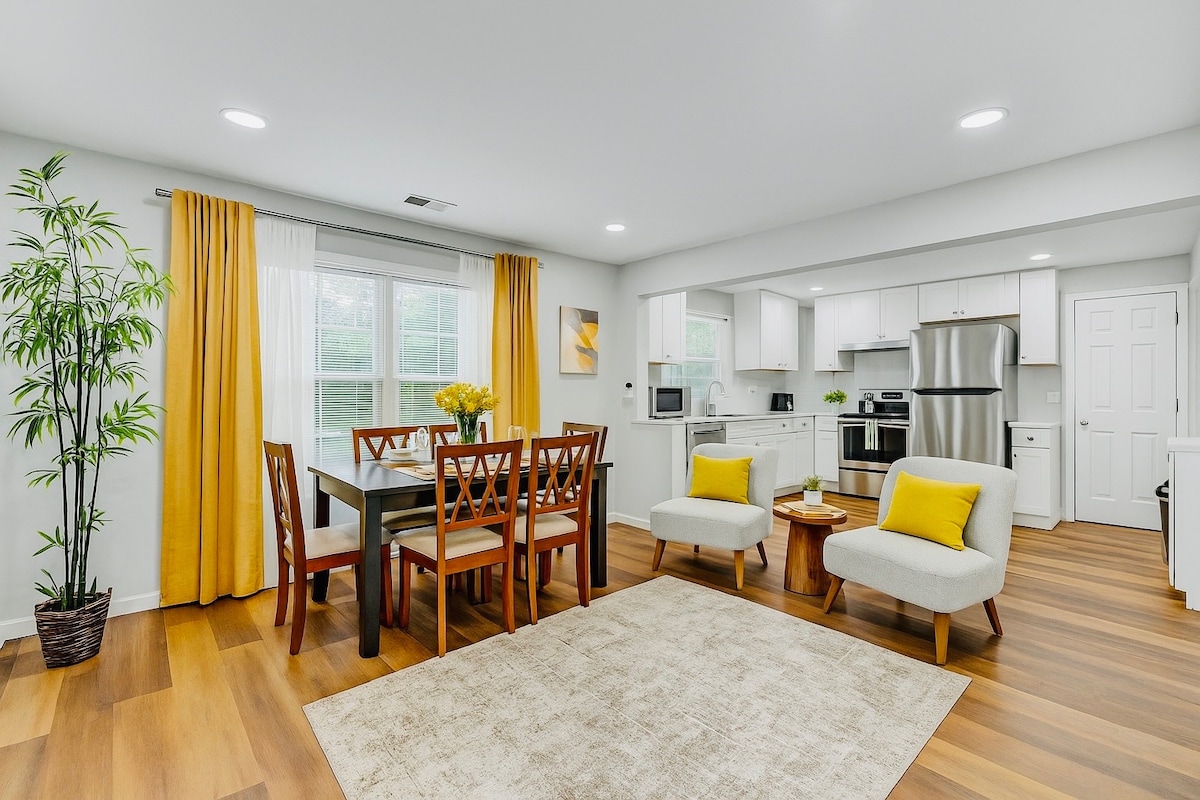 Top performing Airbnb: Golden Nest Super Close To Benz Stadium & Aquarium in Hunter Hills