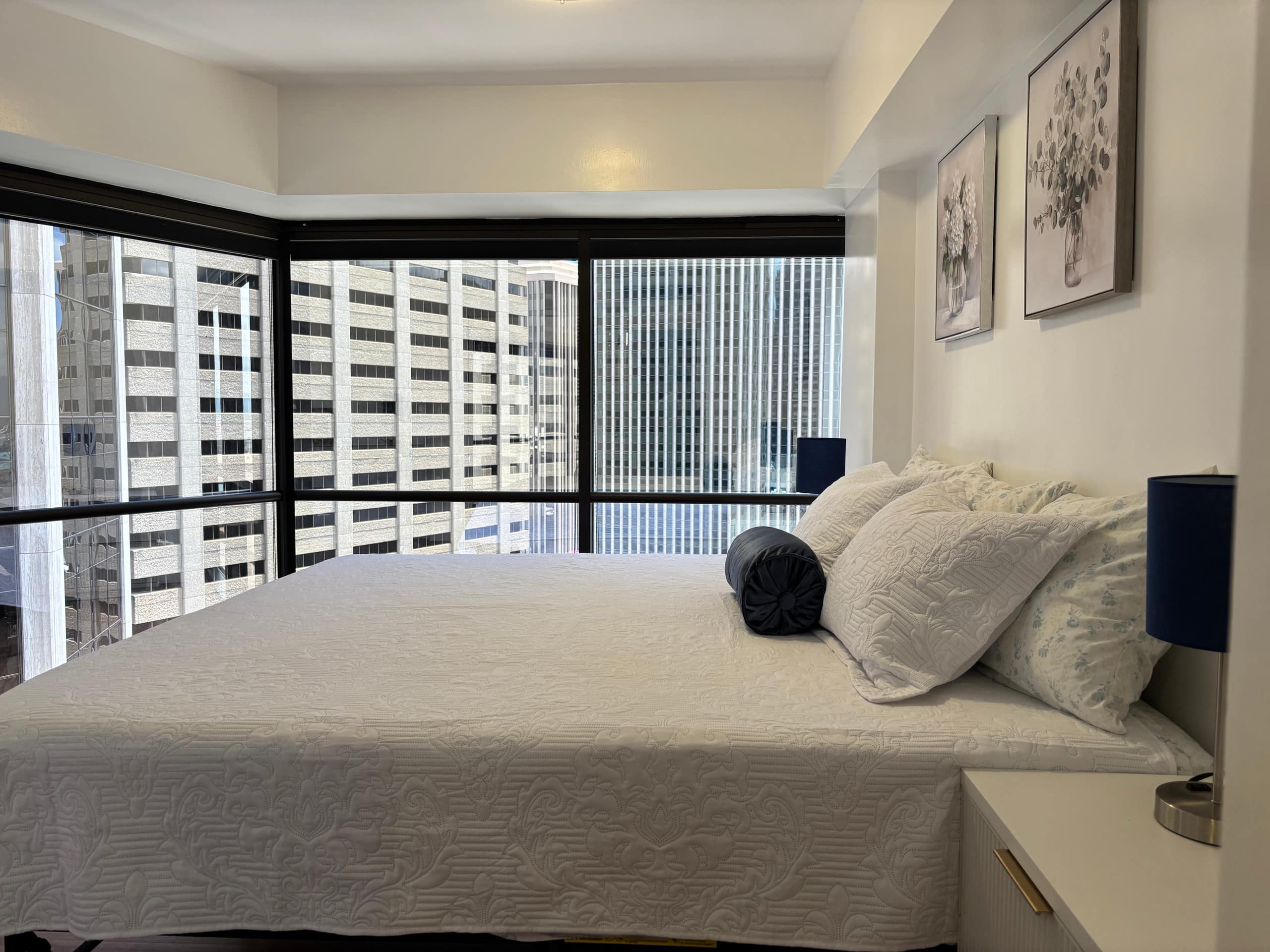 2BR+Den Ocean View Free Parking - Image 6