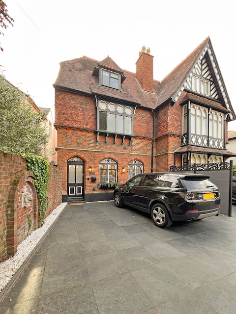 Incredible Luxury Windsor Long Walk, Free Parking