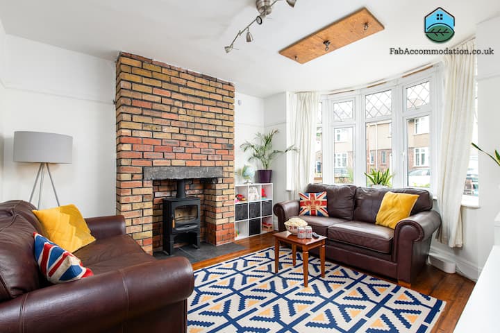 Spacious & Bright 3bedroom Home-sleeps7-parking - Bristol