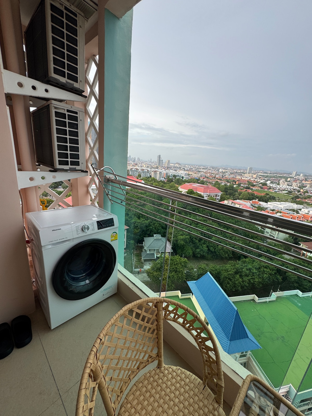 Resort Style Room thumbnail 7
