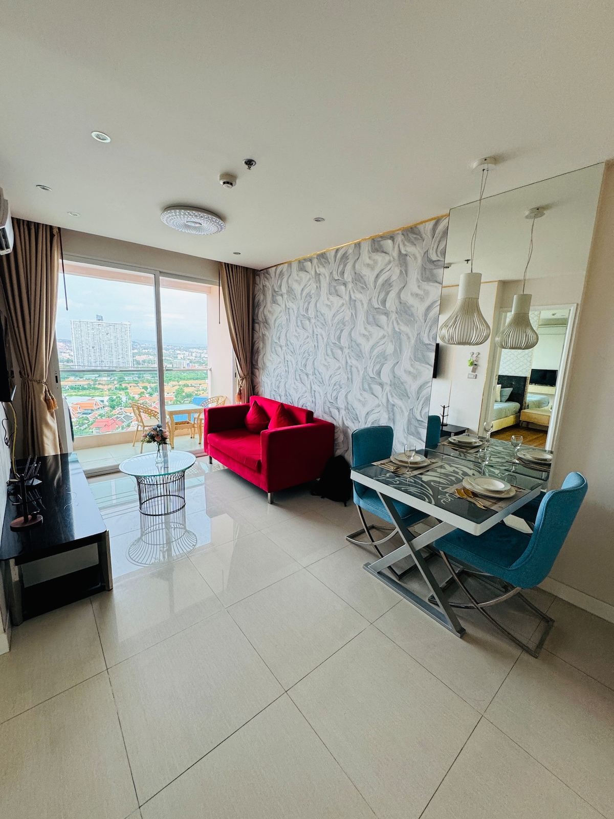 Resort Style Room thumbnail 10