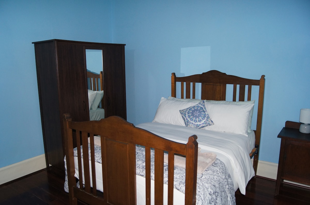 საძინებელი 1