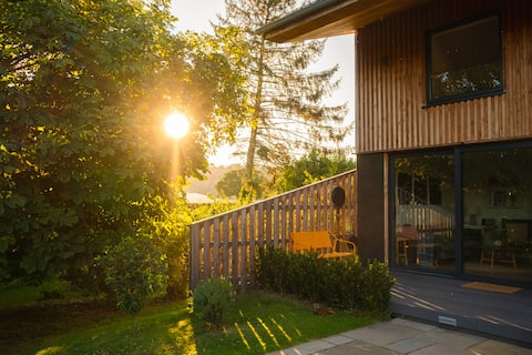 Cynefin Retreats-Silver Birch Lodge with Hot tub