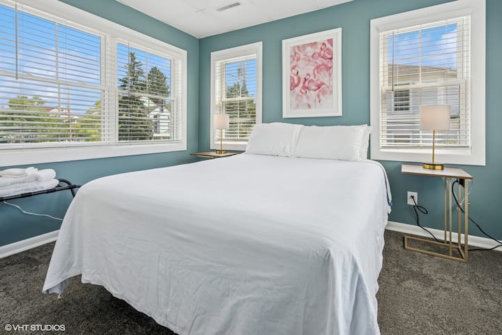 Спалня в Лаго Виста с прекрасен бриз и гледка към езерото Мичиган