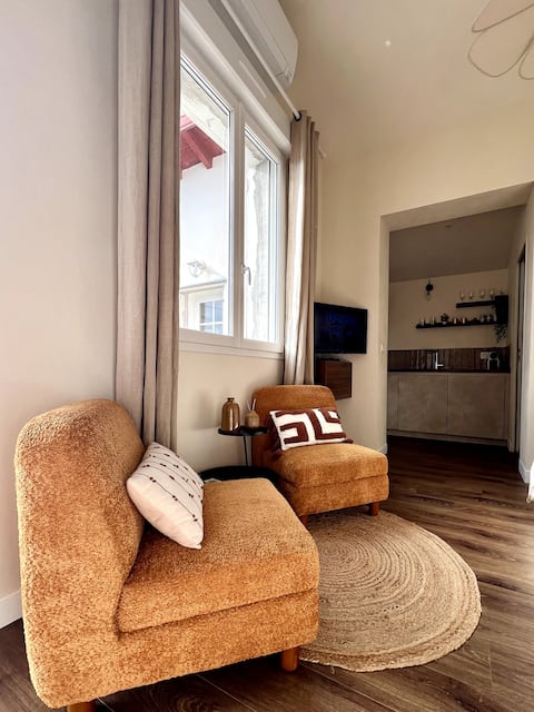 Annonce Airbnb populaire: Cozy studio in Basque house à Anglet