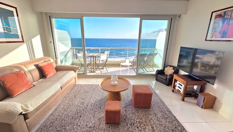 Popular Airbnb listing: Sea-facing apartment in Pornichet