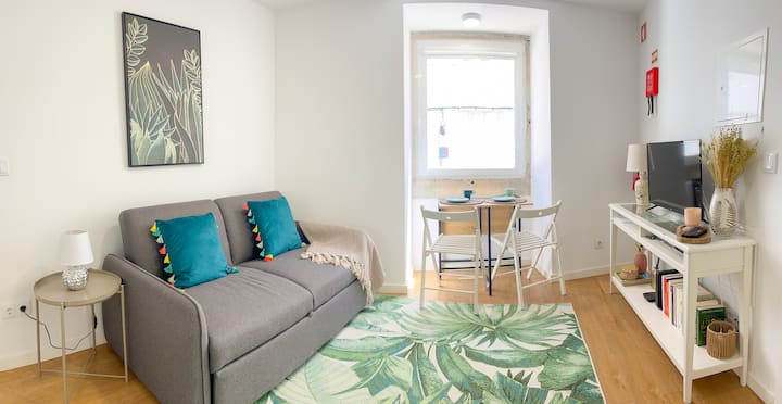Casa Atlas | Just A 2 Min Walk To The Beach! - Sesimbra