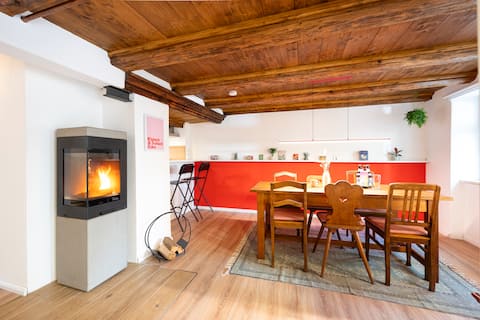 Bunter Hund Apartments: historic old town house