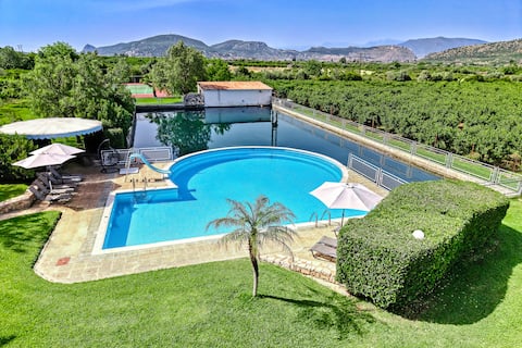 Orange Grove Villa (swimming pool + tennis court)