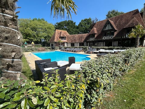 Estate of 2 Norman houses
